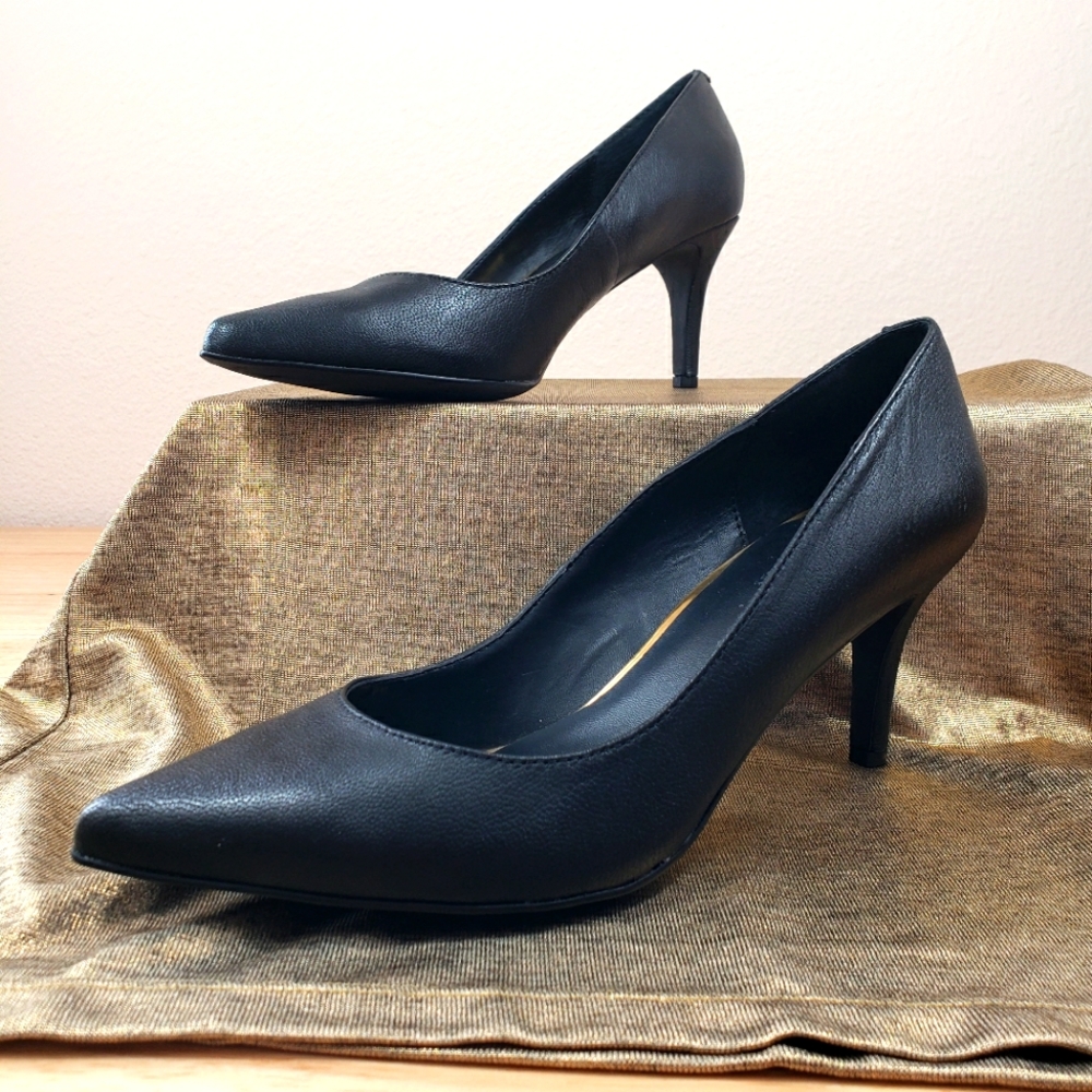 KENNETH COLE REACTION Women's Black Leather High Heel Pumps size 8.5
